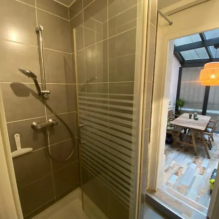 Cosy Parisian With A Patio In The Chic 16th District *